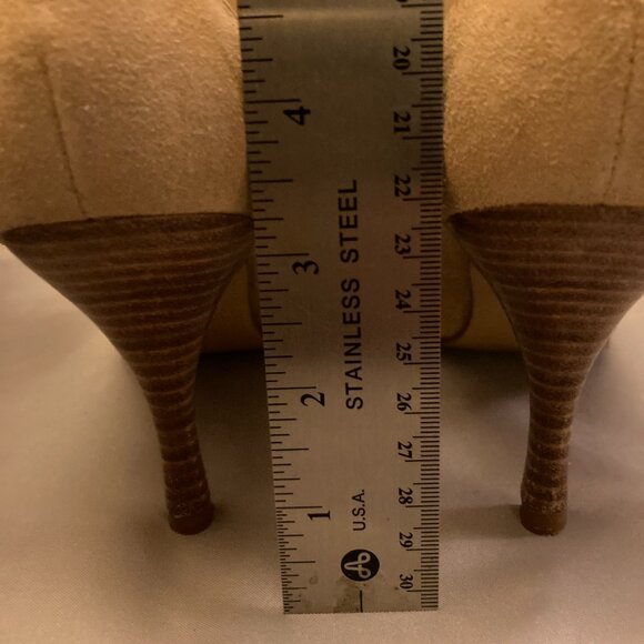 Delman Suede Leather Moccasin on Heel W/Tie, Pale Camel, Fur Lined Pump Sz 6.5B - Picture 6 of 9